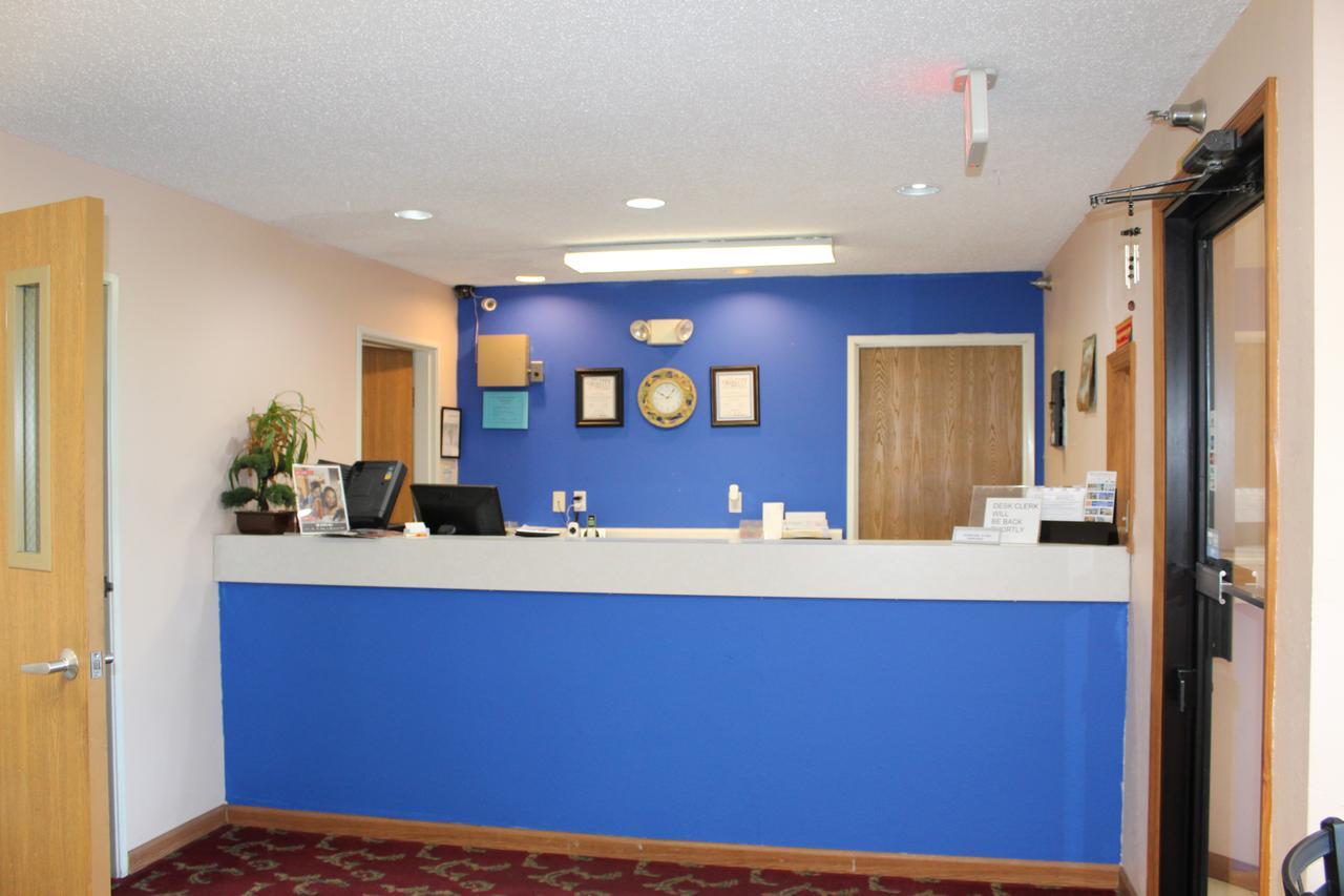 Super 8 By Wyndham Chenoa Hotel Exterior foto